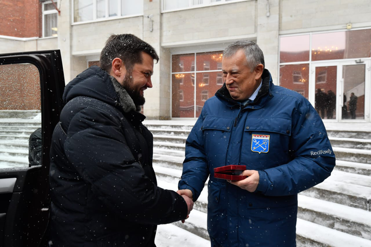 К Новому году ― гуманитарная помощь для Енакиево