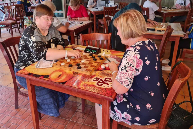 Шашечный гроссмейстер живет в Ленинградской области