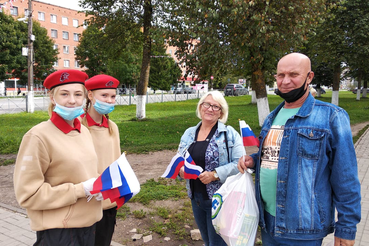 Флажки и ленты — на радость детям и взрослым