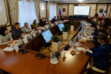 Словом и делом