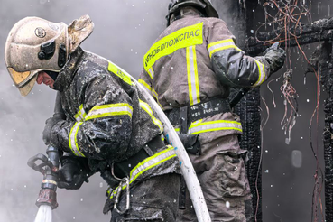 Пожарным и спасателям — выплаты от Ленобласти