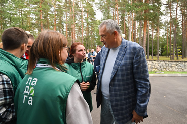 От путешествий со смыслом до секретов семейного счастья — Александр Дрозденко рассказал на «Ладоге» о личном