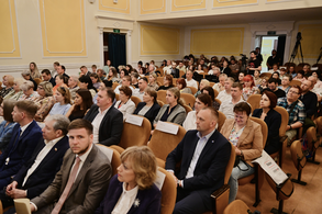 Слушания Комитета финансов