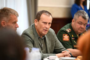 Губернатор провел встречу с семьями бойцов СВО из Всеволожского района