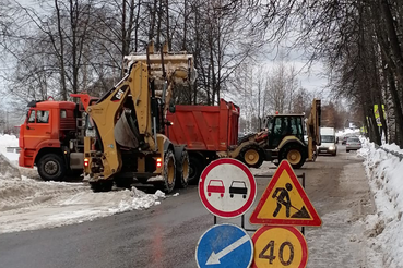 Область убирает и вывозит снег