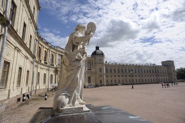 Знакомство с Россией начинается с путешествия в Гатчину