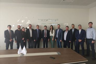 В Баку ждут областные товары