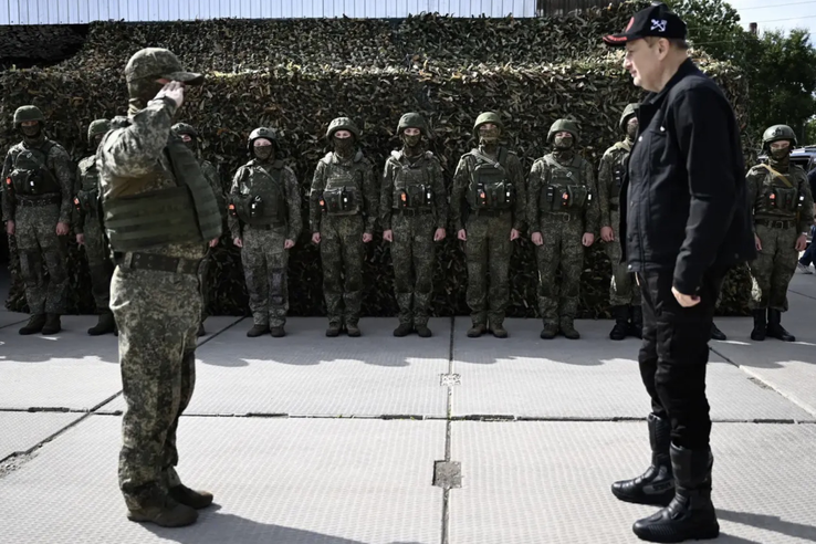 Защитникам Ленинградского неба — благодарность жителей региона