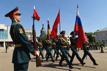 Молодые ленинградцы учатся защищать Родину и себя