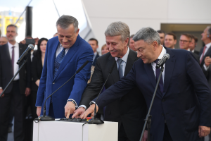Церемония первой официальной отгрузки продукции нового завода сжиженного природного газа «КриоГаз-Высоцк»