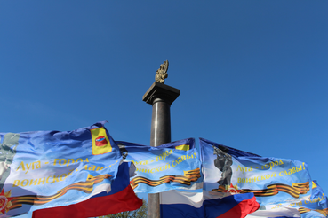 Лучи Победы ― в небе над Лугой