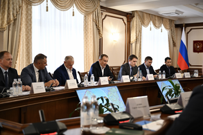 Губернатор провел рабочую встречу с руководителями вертикально-интегрированных нефтяных компаний
