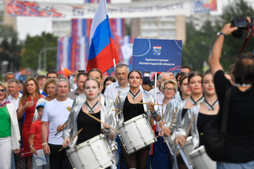 Праздник идет по Сосновому Бору