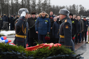 Торжественно-траурная церемония возложения венков и цветов на Пискаревском мемориальном кладбище