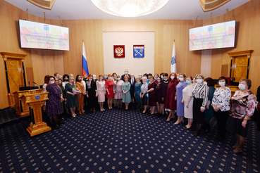 Высшие награды – прекрасным женщинам