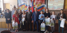 Тосно: Церемония вручения юным гражданам России первых паспортов