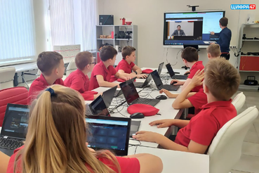 НАЦПРОЕКТЫ: ленинградских школьников учат защищаться от информационного шума