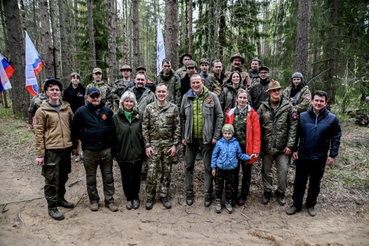 «Часть большой команды памяти»