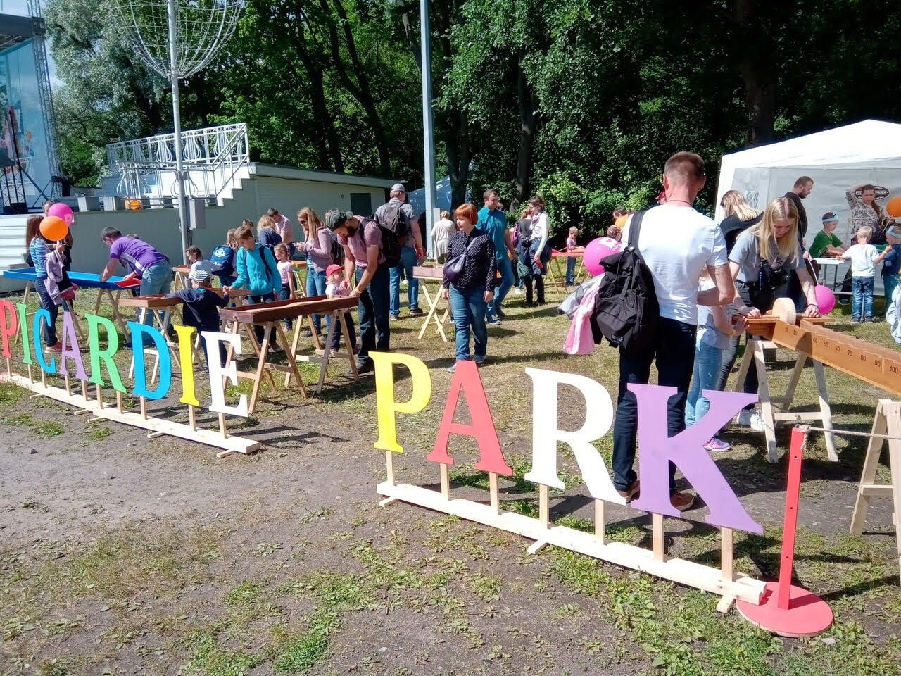 Кинофестиваль тимбилдинг фото. Форматы фестивалей. Фестиваль кедр парк монрепо выборг. Фестиваль времена и эпохи. Фестивальный туризм.